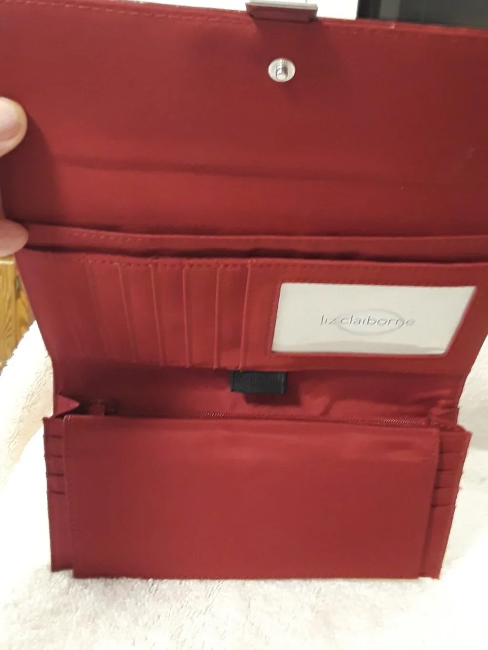 NWT Liz Claiborne Burgundy Croc Embossed Faux-Leather Trifold Wallet Checkbook